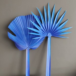 Foglie di Livistona Blu Vibrante Tinte all'Ingrosso, Steli con Fogliame Tropicale Intero e Diviso per Composizioni Floreali Boho - Product Image 4