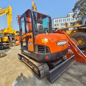 รถขุดมือสอง Doosan DH60-7 พร้อมใช้งาน ราคาถูก มีสินค้าในสต็อก เครื่องยนต์ มอเตอร์ เกียร์บ็อกซ์ กำลัง 39 กิโลวัตต์ น้ำหนักใช้งาน 6 ตัน ปี 2023 เครื่องจักรก่อสร้าง - Product Image 1