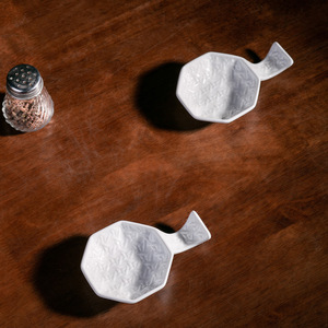Plato octogonal de cerámica para condimentos con soporte para palillos, tazón de porcelana para salsas, ideal para hot pot. - Product Image 3