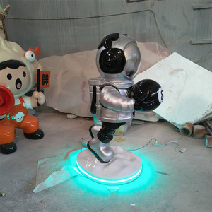Escultura de Astronauta de Fibra de Vidrio Negra, Figura Decorativa Hecha a Mano para Montar en el Suelo - Product Image 5