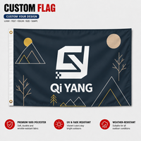 Drapeau publicitaire personnalisé 90x150 suspendu, écologique, avec logo, impression numérique par sublimation, 100% polyester, pour événements académiques et signalétique extérieure