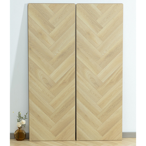 Revêtement de sol stratifié écologique à l'aspect bois naturel Installation sans odeur avec verrouillage par clic Améliore la sophistication de la maison Décor unificateur - Product Image 1