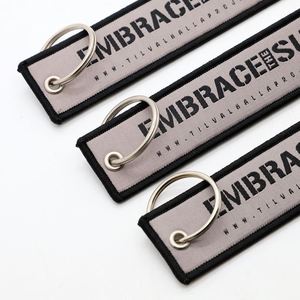 Porte-clés en tissu personnalisé avec logo, citation audacieuse pour les fans de style de vie hardcore et de streetwear - Product Image 2