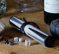 Zwei-Spieler Handgefertigtes Backgammon-Spiel aus PU-Leder, Faltbar, Anpassbares Reisespiel, Unterhaltungsschach, Aufrollbares Design