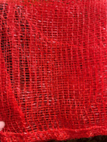 Olijfgroene HDPE milieuvriendelijke hoogwaardige mesh tassen met trekkoord sluiting, blaasgegoten, op maat gemaakte afmetingen, 10kg draagvermogen, snijbaar.