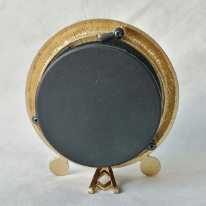 นาฬิกาตั้งโต๊ะเคลือบสีทองวงกลมคลาสสิก - Product Image 4