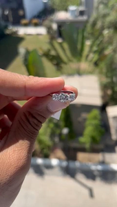 แหวนเพชรอะพริคอต 1 กะรัต เพชรเลี้ยงในห้องปฏิบัติการ 5 เม็ด ทองคำขาว 14K พร้อมใบรับรอง IGI - Product Image 2