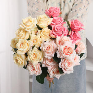 Rosas Artificiales de 10 Cabezas, Flores de Seda Plástica de Alta Simulación, Decoración para el Hogar, Accesorios para el Día de San Valentín - Product Image 2