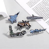 En gros, Badge métallique en émail souple pour revers, motifs avion de chasse, drone, robot, chien, missile, véhicule, pour les passionnés et les fans d'aéronautique