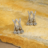 Boucles d'oreilles clous populaires Double X avec breloque trèfle à quatre feuilles entièrement sertie de diamants, plaqué or PVD, strass brillants, bijoux en acier inoxydable pour soirée