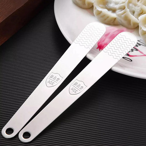 Cuchara de acero inoxidable para rellenar, cuchara para dumplings/wontons, espátula para wontons, cuchara multifuncional para mezclar en la cocina. - Product Image 1
