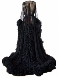 <span class=keywords><strong>Abito</strong></span> da sposa romantico <span class=keywords><strong>in</strong></span> <span class=keywords><strong>tulle</strong></span> nero <span class=keywords><strong>lungo</strong></span> con vita annodata, gonna a strati arricciata e strascico corto per la sposa - Product Image 3