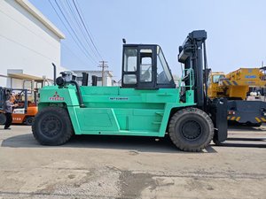 Montacargas Usado de Marca Japonesa TCM/KOMATSU/MITSUBISHI FD250 FD300 de 25 Toneladas en Buen Estado, Disponible en Stock - Product Image 2