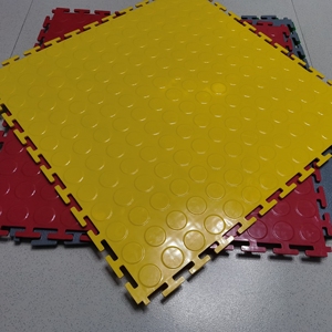 Baldosas de PVC Versátiles con Sistema de Bloqueo, Resistentes al Calor, Cómodas para Caminar, Ideales para el Hogar, la Oficina y la Cocina - Product Image 2