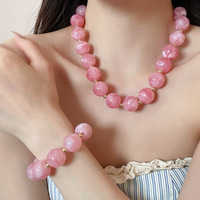 Collier ras du cou et bracelet à perles rondes colorées en acrylique et perles dorées pour femme, idéal pour l'été et la plage