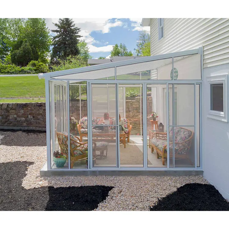 Grande véranda extérieure de maison en verre avec profilé d'extrusion d'aluminium et porte battante