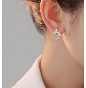 Pendientes de Bloque de Alta Gama al por Mayor, Diseño Simple y Elegante con Estilo Moderno, Lujo Ligero, Nicho de Fragancia Pequeño - Product Image 5