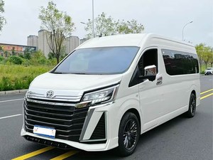 รถตู้โตโยต้าไฮเอซหลังคาสูง ปี 2025 พร้อมการตกแต่งภายในสุดหรู - Product Image 1