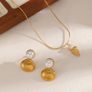 Ensemble collier et boucles d'oreilles en forme de coquillage, acier inoxydable plaqué or 18 carats, bijoux de mode pour femmes, style océan - Product Image 2