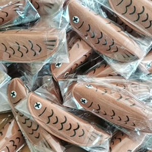 ของเล่นสัตว์เลี้ยงรูปปลาอบสำหรับใส่ขนม ของเล่นสัตว์เลี้ยงแบบมีปฏิสัมพันธ์ ทำจากผ้าสักหลาด สำหรับแมวและสุนัข พร้อมลูกบอลมีกระดิ่ง - Product Image 6