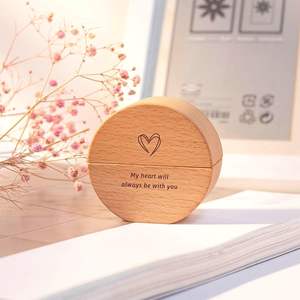 Piccolo ricordo urna in legno per peli di animali domestici urna commemorativa per ceneri umane unico disegno di zampa d'urna per animali - Product Image 3