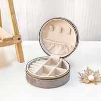 Boîte de rangement pour bijoux en cuir PU portable avec logo personnalisé de luxe, boîte de rangement pour bagues et colliers, boîte de rangement pour bijoux de voyage