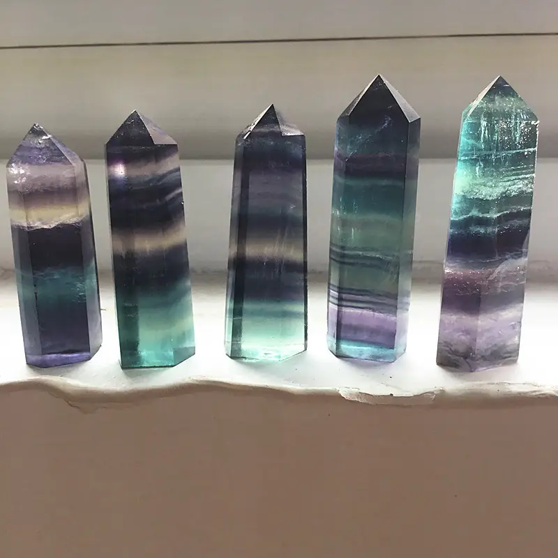 Meditatie Genezende Edelsteen Kristal Ambachten Fabriek Prijs Natuurlijke Souvenir Europa Feng Shui Fee Kwarts Piramide Kristallen Toverstaf