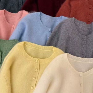 Cárdigan <span class=keywords><strong>de</strong></span> <span class=keywords><strong>punto</strong></span> suave <span class=keywords><strong>de</strong></span> alta calidad con cuello redondo y elegante abertura - Product Image 2