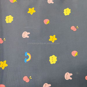 L'usine chinoise produit un revêtement en PVC simple en tissu Oxford imprimé de dessin animé à grille 210D utilisé pour les sacs de rangement à dos - Product Image 1