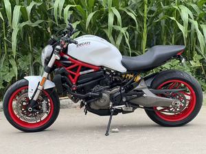 Motocicleta <span class=keywords><strong>Deportiva</strong></span> <span class=keywords><strong>Ducati</strong></span> Monster <span class=keywords><strong>1200</strong></span> Roja en Venta con Motor sin Escobillas - Product Image 4
