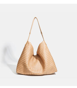 中国市场批发舒适耐用理想选择大容量手工编织PU女包日常外出 - Product Image 2