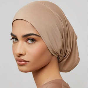 Bonnet intérieur Hijab 10 cm en modal doux le plus populaire pour femmes et jeunes filles musulmanes – Sous-voile tube uni en jersey extensible – Vente en gros - Product Image 4