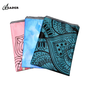 Toalla de estera de Yoga de microfibra caliente con agarre de doble cara antideslizante personalizada para yoga caliente - Product Image 3