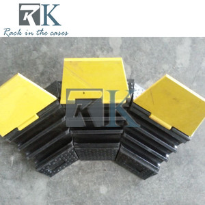 Rampe de protection de câbles facile à installer, en caoutchouc, avec couvercle jaune en PVC, pour usage extérieur et intérieur - Product Image 4