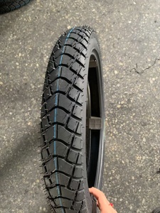 Pneu de moto 16 pouces, excellente adhérence et stabilité, 2.50-16 70/90-16 2.75-16 80/90-16, <span class=keywords><strong>tubeless</strong></span> 6PR 46P, pneu de route - Product Image 3