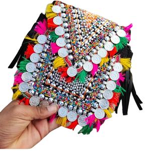 Pochette élégante carrée brodée à la main avec franges, mini sac à main, pochette pour téléphone portable, écologique, durable, capacité jusqu'à 1L - Product Image 4