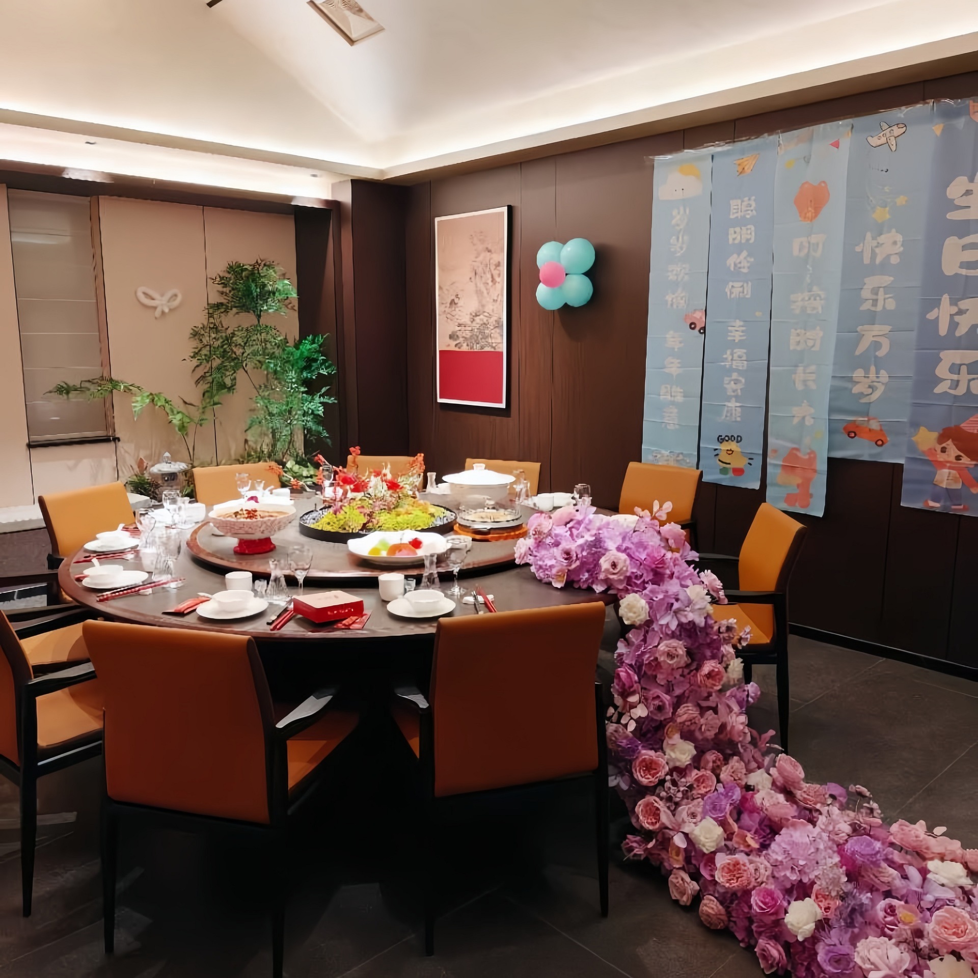 Fila di fiori rosa a cascata con fiori pendenti - 250x30x70 cm