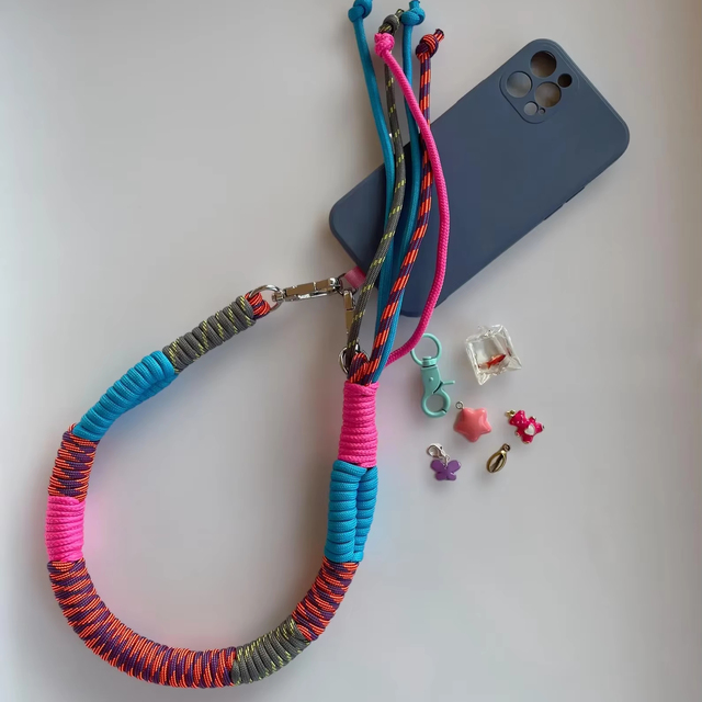 Handmade Paracord Phone Strap Phone Strap Macrame Crossbody Wristlet Phone Bag Lanyard Strap with Charms