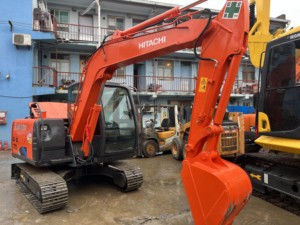 Excavadora Hitachi ZX70 usada en buenas condiciones a la venta con motor Yanmar y componentes básicos que incluyen bomba de caja de cambios de motor - Product Image 5