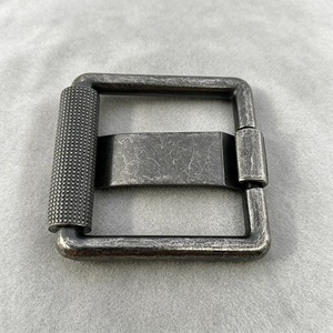 Hebilla de cinturón informal con marco de caja, chapada en acero y lateral texturizado, para cinturones de cuero - Product Image 4