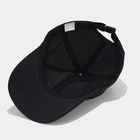 6-Panel Wasserdichte Polyester Sport Golfmütze mit Individuellem Gummi-PVC-Patch Logo Baseballkappe