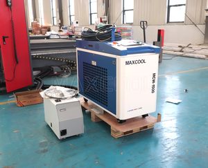 Máquina de <span class=keywords><strong>limpieza</strong></span> láser portátil de fibra de 1000W, 1500W, 2000W, 3000W, para pintura, eliminación de revestimiento de óxido de Metal para reparación de automóviles - Product Image 1