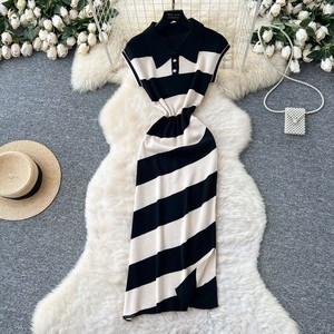 Abito in maglia a righe a contrasto con spalline sottili e maniche corte, stile retrò di lusso, da donna, con cintura in vita - Product Image 4