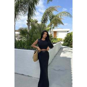 Ensemble deux pièces noir Bianca XS : Haut et short sport au-dessus du genou en tissu côtelé pour l'automne - Product Image 6