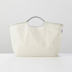 Sac fourre-tout pliable de grande capacité avec logo personnalisé avec poignée pour les achats de voyage et un usage quotidien - Product Image 5