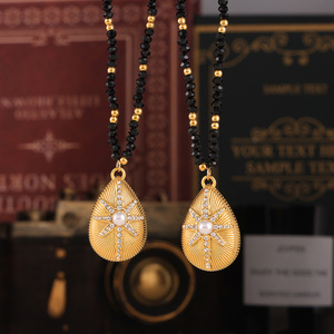 Kalung Liontin Tetesan Air Zirkon Berlapis Emas 18k Anti Kusam dari Baja Tahan Karat dengan Manik-Manik Batu Hitam untuk Perhiasan Wanita - Product Image 2