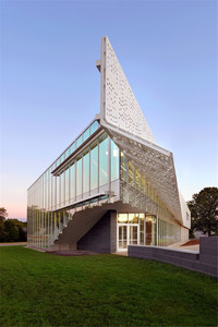 Panel de revestimiento exterior de aluminio moderno con acabado anodizado anticorrosión para edificios, de 70 pulgadas o más. - Product Image 3