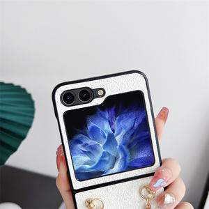 Étui pour téléphone portable Samsung <span class=keywords><strong>Galaxy</strong></span> <span class=keywords><strong>Z</strong></span> <span class=keywords><strong>Flip</strong></span> 5 4 <span class=keywords><strong>3</strong></span>, écran pliable, <span class=keywords><strong>coque</strong></span> de protection colorée à paillettes et fleurs avec chaîne - Product Image 3