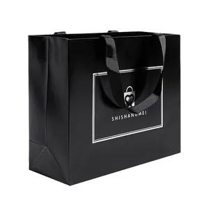 Fita personalizada alças de fita sacos de presente personalizados, sacos de roupas marca de varejo de compras de luxo charmoso de papel com seu próprio logotipo