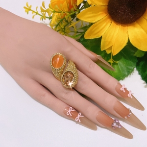 Elegante Anillo Abierto de Dos Tonos con Piedras Preciosas, Chapado en Oro, Ojo de Gato Naranja y Cristal Champán, Joyería de Diseño para Mujer - Product Image 1